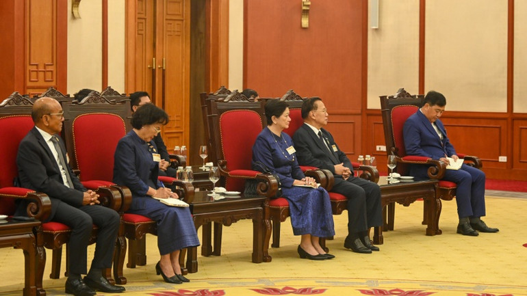 Các đại biểu Quốc hội Campuchia dự buổi tiếp.