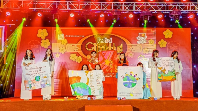 Cuộc thi thơ Huế cũng là hoạt động hưởng ứng Festival Huế bốn mùa năm 2023.