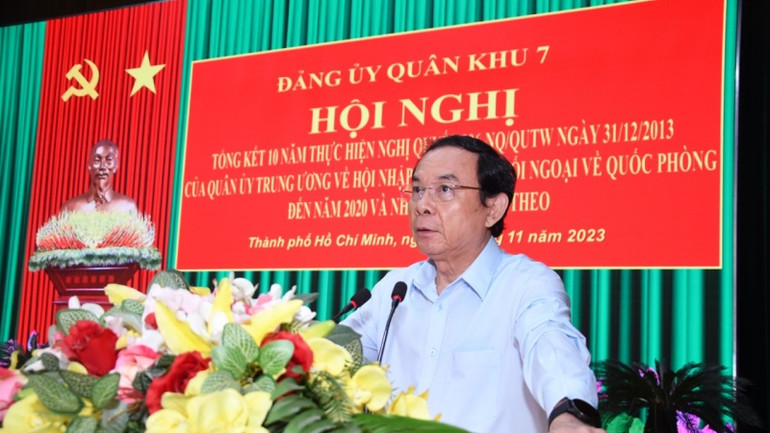 Đồng chí Nguyễn Văn Nên, Ủy viên Bộ Chính trị, Bí thư Thành ủy Thành phố Hồ Chí Minh phát biểu tại Hội nghị.