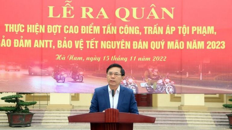 Phó Chủ tịch UBND tỉnh Hà Nam phát biểu tại buổi lễ.