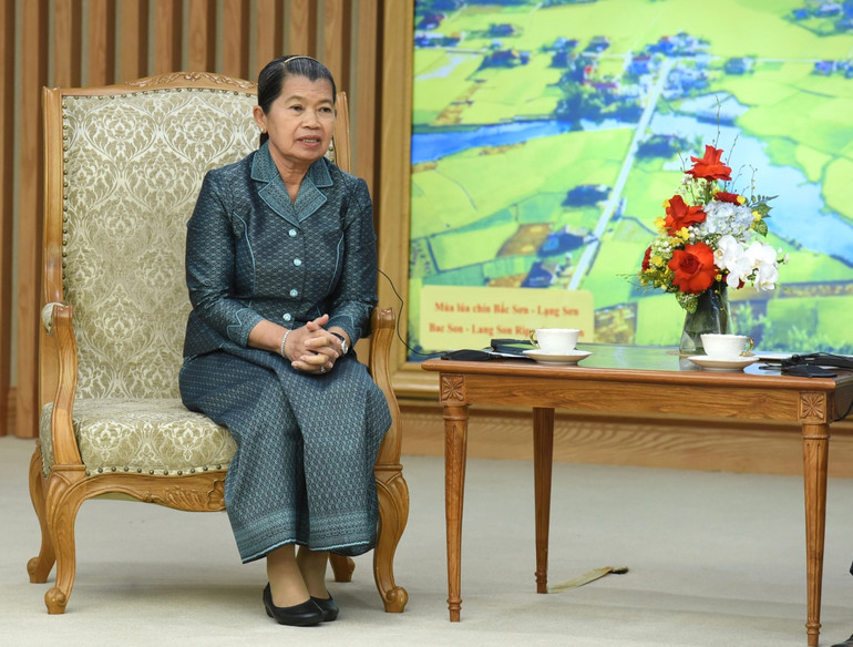 Phó Thủ tướng, Bộ trưởng Quan hệ với Quốc hội-Thượng viện và Thanh tra Campuchia Men Sam An. Phó Thủ tướng, Bộ trưởng Quan hệ với Quốc hội-Thượng viện và Thanh tra Campuchia Men Sam An.