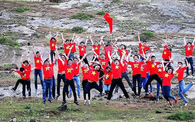 Đại biểu sinh viên ưu tú tham gia Chương trình “Sinh viên Việt Nam với biển đảo Tổ quốc”.