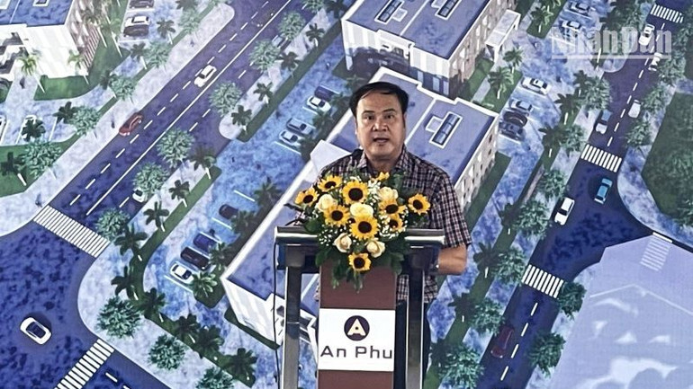 Giám đốc Sở Xây dựng tỉnh Đắk Lắk Phạm Văn Lập phát biểu tại lễ khởi công.