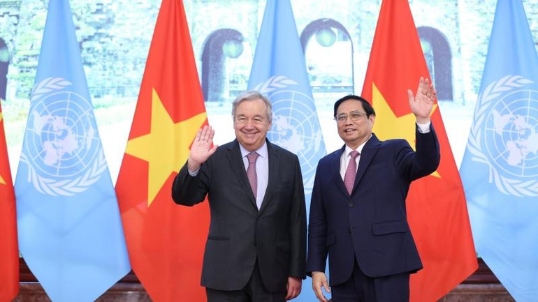 Thủ tướng Phạm Minh Chính và Tổng Thư ký Liên hợp quốc António Guterres. (Ảnh: Trần Hải)