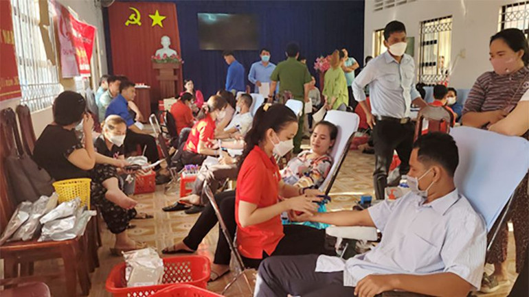 Phong trào hiến máu tình nguyện tại Sóc Trăng được nhân dân hưởng ứng tham gia.