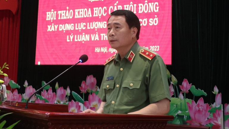 Thứ trưởng Công an, Trung tướng Lê Quốc Hùng phát biểu tổng kết Hội thảo.