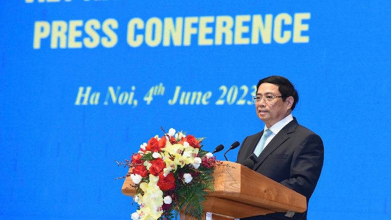 Thủ tướng Phạm Minh Chính phát biểu tại buổi gặp gỡ báo chí. Thủ tướng Phạm Minh Chính phát biểu tại buổi gặp gỡ báo chí.