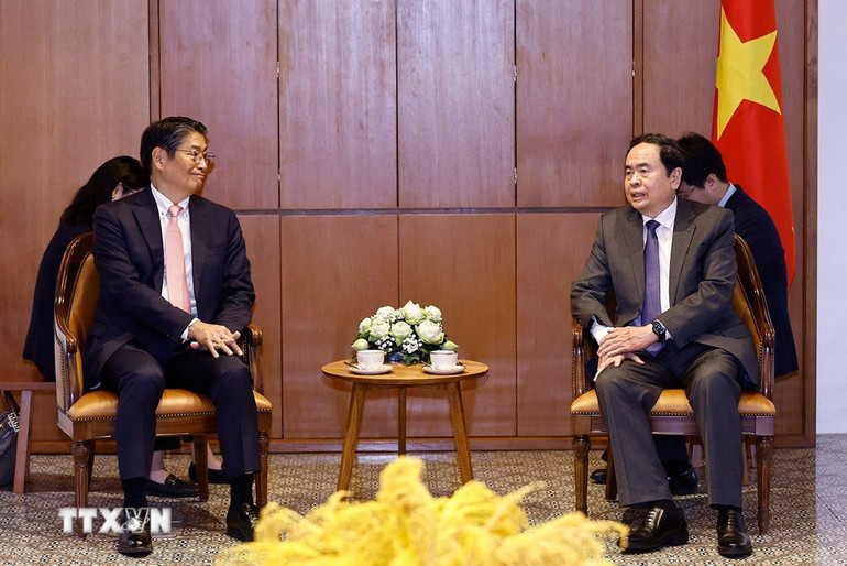 Chủ tịch Quốc hội Trần Thanh Mẫn tiếp Đại sứ Nhật Bản tại Việt Nam Ito Naoki. (Ảnh: Doãn Tấn/TTXVN)