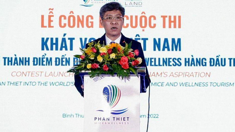 Phó Chủ tịch Ủy ban nhân dân tỉnh Bình Thuận Nguyễn Minh phát biểu công bố Cuộc thi “Khát vọng Việt Nam: Đưa Phan Thiết trở thành điểm đến du lịch MICE và Wellness hàng đầu thế giới năm 2045”.