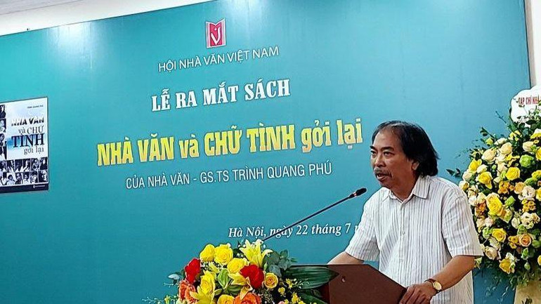 Chủ tịch Hội Nhà văn Việt Nam Nguyễn Quang Thiều chia sẻ về tác phẩm của Giáo sư Trình Quang Phú. Chủ tịch Hội Nhà văn Việt Nam Nguyễn Quang Thiều chia sẻ về tác phẩm của Giáo sư Trình Quang Phú.