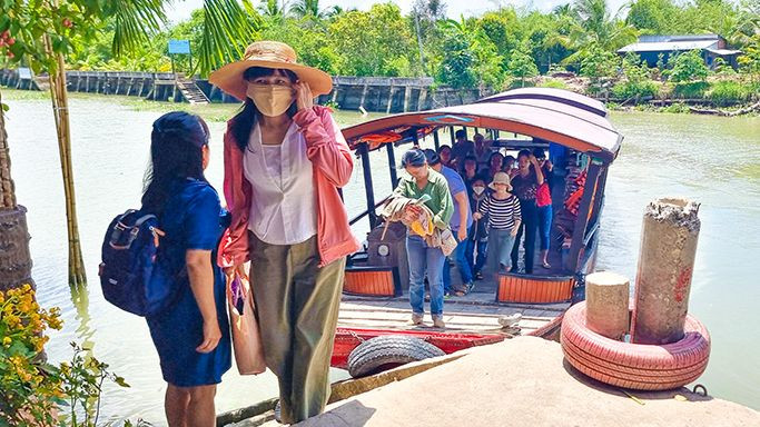 Du lịch Vĩnh Long gắn với miệt vườn sông nước cù lao.