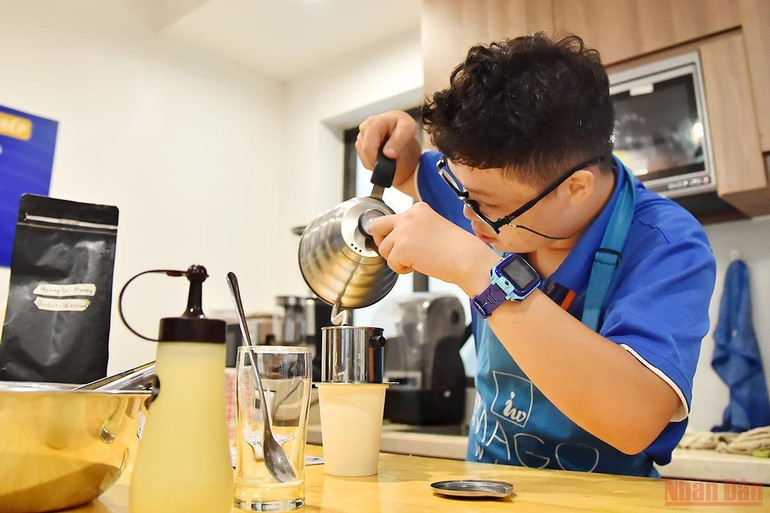 Dự án Imago Work bước đầu đem lại cơ hội hòa nhập cho các bạn khuyết tật cũng như khiếm khuyết trí tuệ, giúp họ tự tin hơn trong cuộc sống, biết yêu thương người thân, bạn bè chung quanh mình.