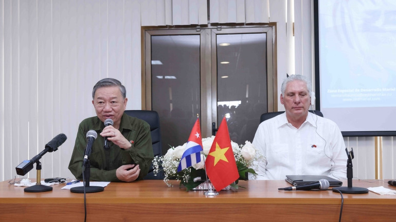 Tổng Bí thư, Chủ tịch nước Tô Lâm phát biểu tại cuộc gặp gỡ các nhà đầu tư vào Đặc khu phát triển Mariel, trong đó có doanh nghiệp Việt Nam. (Ảnh: Lâm Khánh/TTXVN)