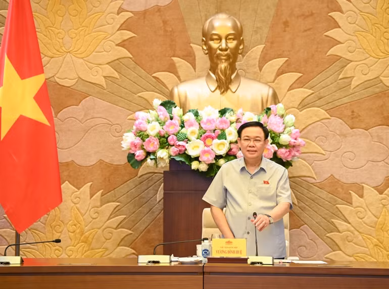Chủ tịch Quốc hội Vương Đình Huệ phát biểu tại buổi gặp mặt.
