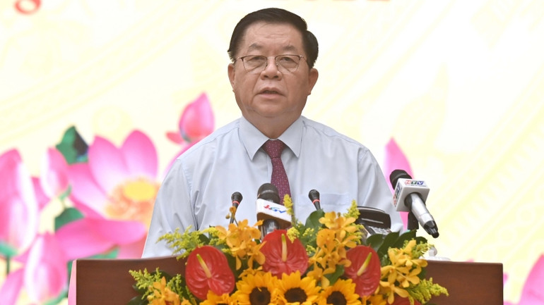 Đồng chí Nguyễn Trọng Nghĩa, Bí thư Trung ương Đảng, Trưởng Ban Tuyên giáo Trung ương phát biểu kết luận Hội nghị. Đồng chí Nguyễn Trọng Nghĩa, Bí thư Trung ương Đảng, Trưởng Ban Tuyên giáo Trung ương phát biểu kết luận Hội nghị.