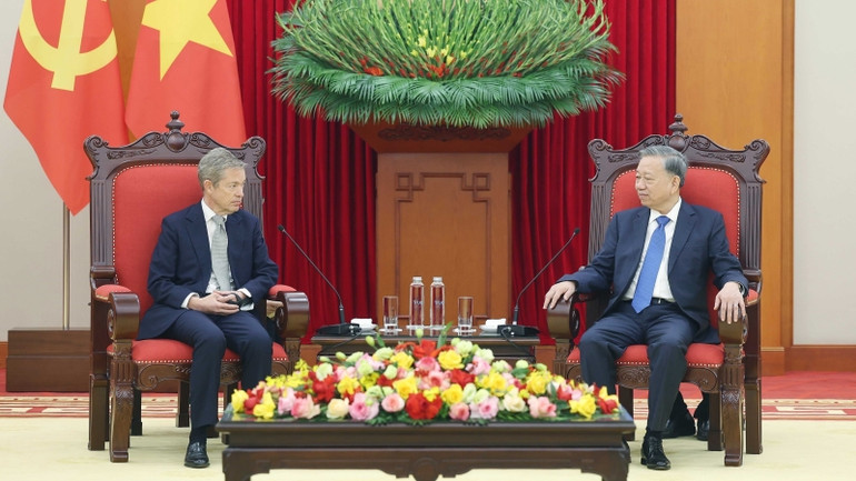 Tổng Bí thư Tô Lâm tiếp ông Nicolas Berggruen, Nhà sáng lập, Chủ tịch Công ty đầu tư Berggruen Holdings và Viện Berggruen. (Ảnh: Thống Nhất/TTXVN)