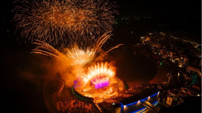 Hai show pháo hoa trong một đêm - Phú Quốc trở thành “hòn đảo pháo hoa” độc nhất. (Ảnh: GenNext)