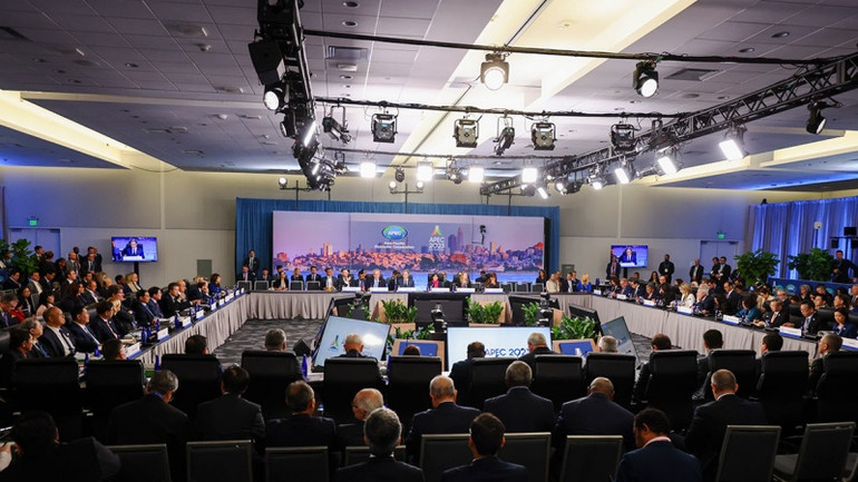 Quang cảnh một Hội nghị Bộ trưởng APEC. Quang cảnh một Hội nghị Bộ trưởng APEC.