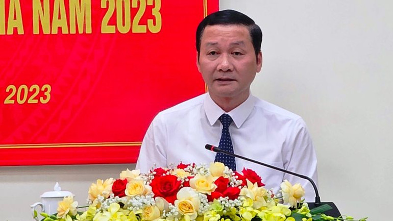 Chủ tịch Ủy ban nhân dân tỉnh Thanh Hóa phát biểu tại lễ tuyên dương, khen thưởng.