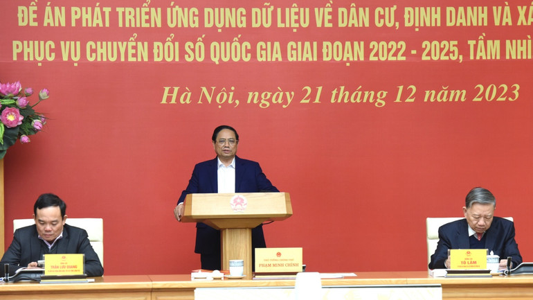 Thủ tướng Phạm Minh Chính chủ trì Hội nghị trực tuyến toàn quốc đánh giá tình hình 2 năm triển khai thực hiện Đề án 06 về "Phát triển ứng dụng dữ liệu về dân cư, định danh và xác thực điện tử phục vụ chuyển đổi số quốc gia giai đoạn 2022-2025, tầm nhìn đến năm 2030".