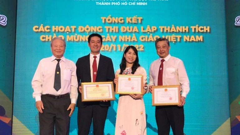 Các cá nhân Trường đại học Sư phạm thể dục-thể thao Thành phố Hồ Chí Minh vinh dự nhận Bằng khen tại lễ kỷ niệm 40 năm Ngày Nhà giáo Việt Nam.