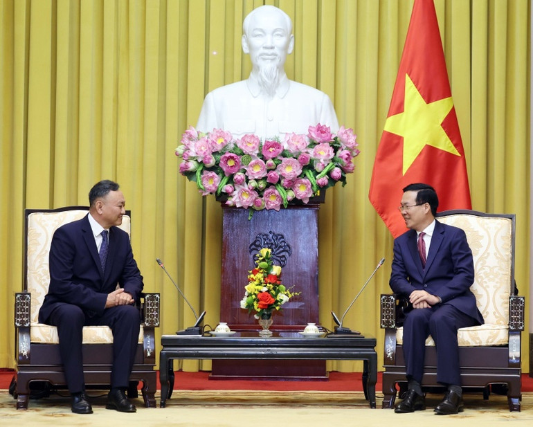 Chủ tịch nước Võ Văn Thưởng tiếp Viện trưởng Viện Kiểm sát Mông Cổ. (Ảnh: Thống Nhất/TTXVN)