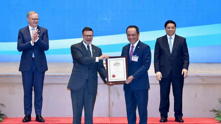 Công bố khai trương đường bay Hà Nội-Melbourne-Hà Nội của Vietnam Airlines. Công bố khai trương đường bay Hà Nội-Melbourne-Hà Nội của Vietnam Airlines.