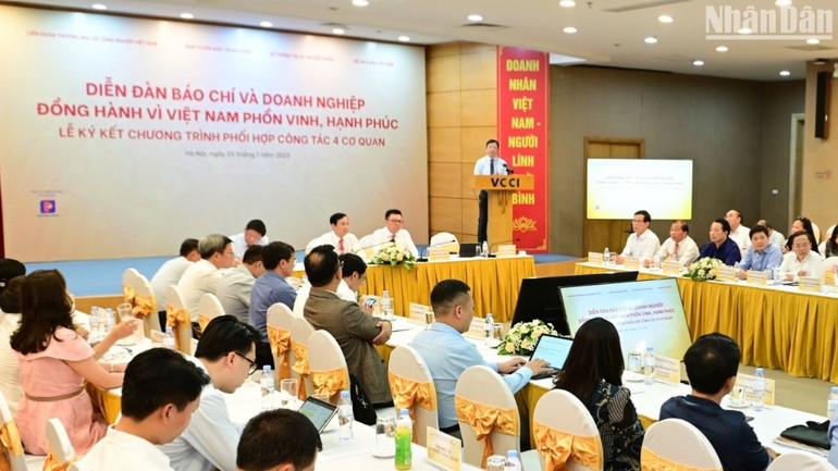 Báo chí và doanh nghiệp đồng hành vì sự phát triển bền vững ảnh 1