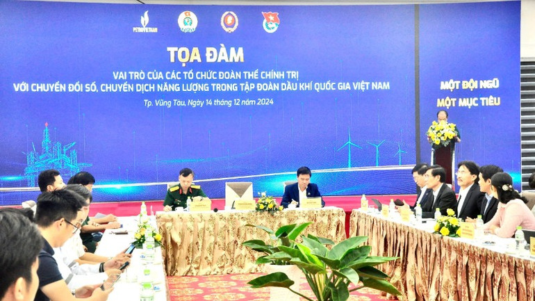 Các đại biểu tham dự Tọa đàm.