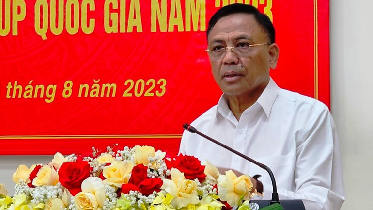 Chủ tịch Câu lạc bộ bóng đá Đông Á Thanh Hóa trao đổi thành tích nổi bật của đội bóng và bóng đá Thanh Hóa.