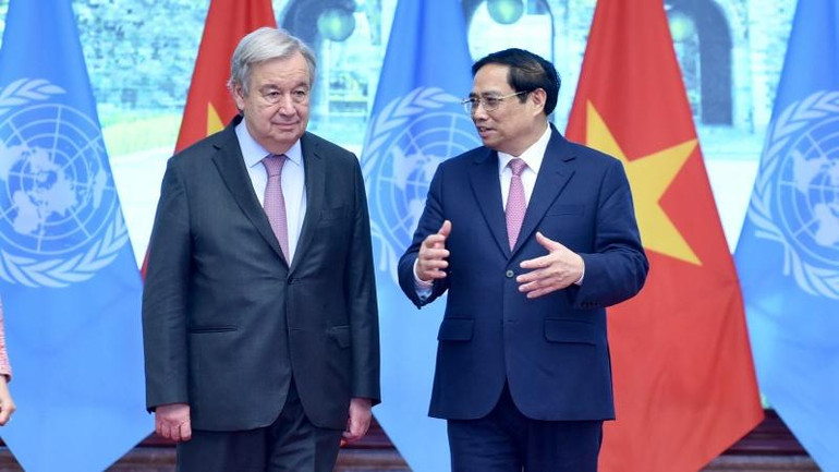 Thủ tướng Phạm Minh Chính và Tổng Thư ký Liên hợp quốc António Guterres. (Ảnh: Trần Hải)
