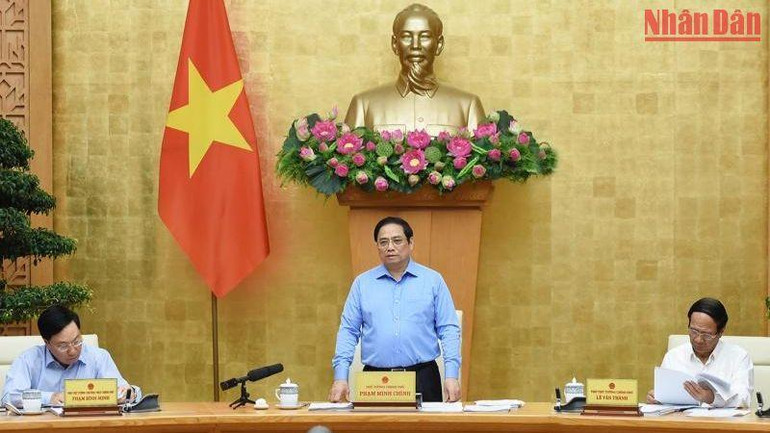 Thủ tướng đề nghị các đại biểu phân tích, đánh giá, chỉ rõ những việc đã làm được và chưa làm được; nhận định khách quan về kết quả, nguyên nhân; phân tích kỹ lưỡng, đầy đủ, sát thực để làm rõ những khó khăn, thách thức, các bài học kinh nghiệm, rà soát, xác định các nhiệm vụ, công việc, đề án phải tập trung hoàn thành trong tháng 9 và thời gian tới.