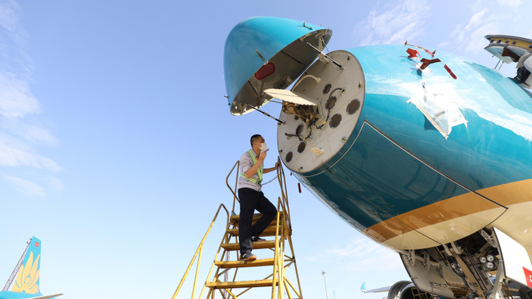 Phần mềm mới giúp năng suất lao động của VAECO sẽ tăng 15-20%, rút ngắn thời gian bảo dưỡng tàu bay. Phần mềm mới giúp năng suất lao động của VAECO sẽ tăng 15-20%, rút ngắn thời gian bảo dưỡng tàu bay.