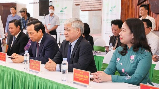 Các đại biểu tham dự lễ tiếp nhận Quỹ "Vì người nghèo". Các đại biểu tham dự lễ tiếp nhận Quỹ "Vì người nghèo".