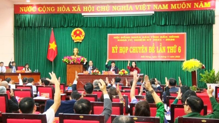 Tại kỳ họp chuyên đề lần thứ 6, khóa IV, nhiệm kỳ 2021-2026, Hội đồng nhân dân tỉnh Đắk Nông, 100% đại biểu tham dự biểu quyết thông qua Nghị quyết phê duyệt bổ sung 115 biên chế cho ngành giáo dục và đào tạo của tỉnh.