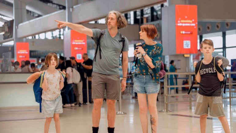 Hành khách quốc tế qua Cảng Hàng không quốc tế Nội Bài dịp hè tăng cao.