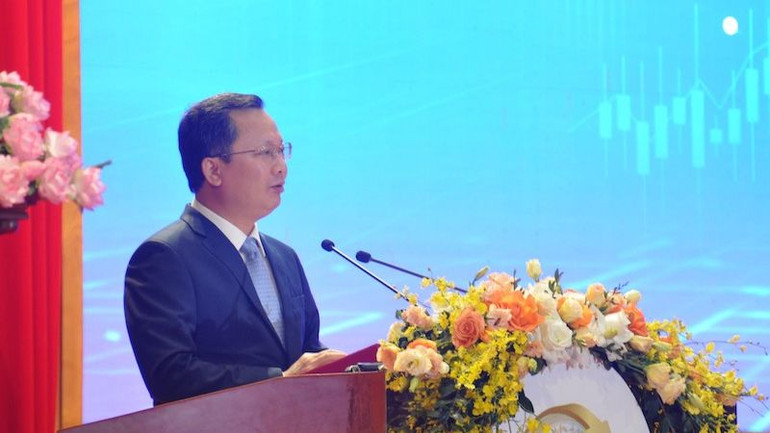 Chủ tịch Ủy ban nhân dân tỉnh Quảng Ninh Cao Tường Huy phát biểu tại hội nghị. Chủ tịch Ủy ban nhân dân tỉnh Quảng Ninh Cao Tường Huy phát biểu tại hội nghị.