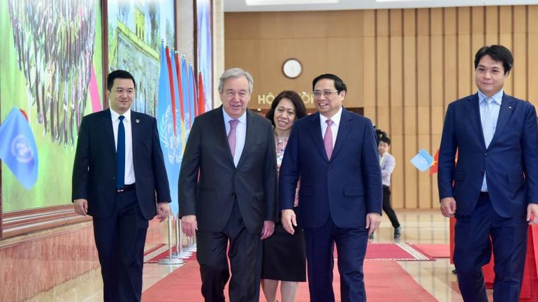 Thủ tướng Phạm Minh Chính và Tổng Thư ký Liên hợp quốc António Guterres. (Ảnh: Trần Hải)