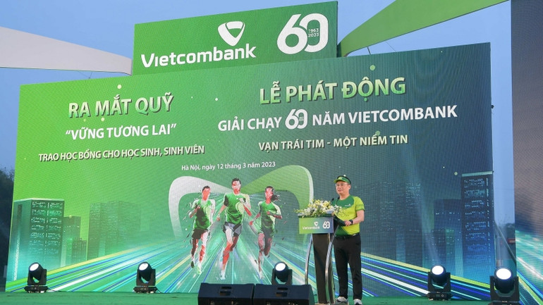 Ông Nguyễn Thanh Tùng, thành viên Hội đồng quản trị, Tổng giám đốc Vietcombank phát biểu khai mạc và phát động giải chạy. Ông Nguyễn Thanh Tùng, thành viên Hội đồng quản trị, Tổng giám đốc Vietcombank phát biểu khai mạc và phát động giải chạy.