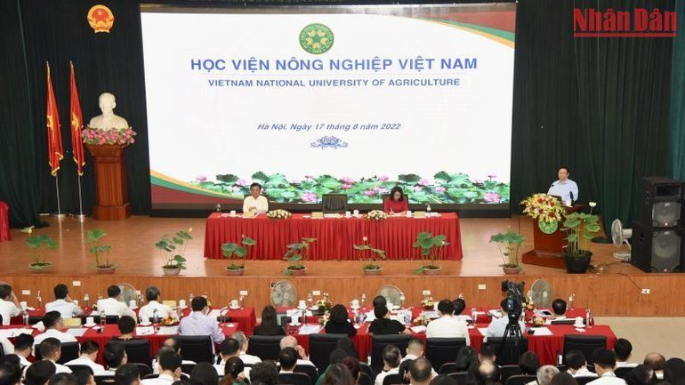 Quang cảnh buổi làm việc. (Ảnh: Trần Hải)