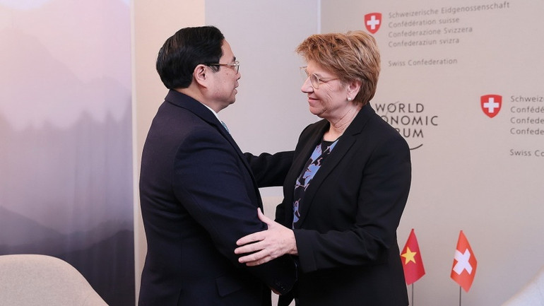 Thủ tướng Phạm Minh Chính gặp Tổng thống Liên bang Thụy Sĩ Viola Amherd. (Ảnh: Dương Giang/TTXVN) Thủ tướng Phạm Minh Chính gặp Tổng thống Liên bang Thụy Sĩ Viola Amherd. (Ảnh: Dương Giang/TTXVN)