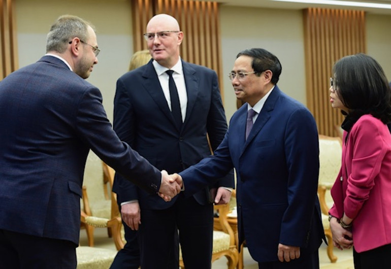 Thủ tướng Phạm Minh Chính đón các thành viên trong Đoàn.