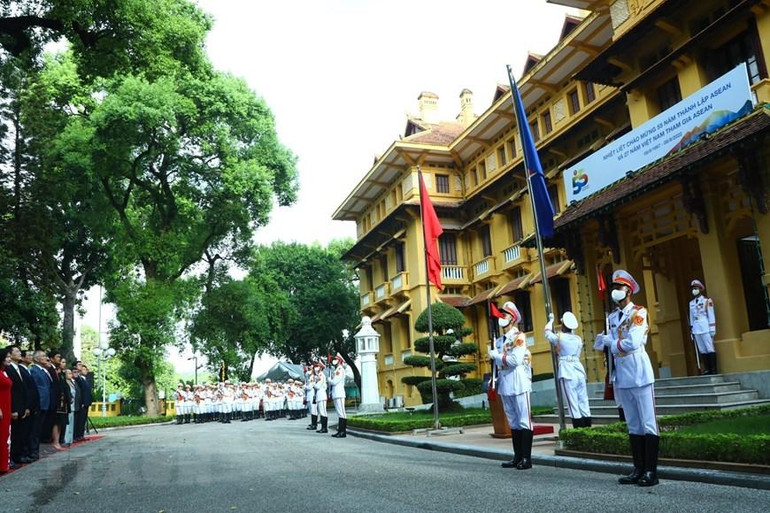 Quang cảnh Lễ Thượng cờ. (Ảnh: Văn Điệp/TTXVN)