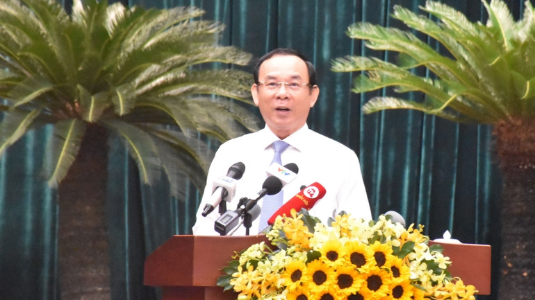 Đồng chí Nguyễn Văn Nên, Ủy viên Bộ Chính trị, Bí thư Thành ủy Thành phố Hồ Chí Minh quán triệt Nghị quyết số 31 của Bộ Chính trị.