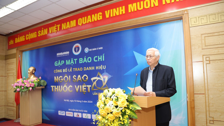 Phó Giáo sư, Tiến sĩ Lê Văn Truyền, Chủ tịch Hội đồng bình chọn Doanh nghiệp sản xuất thuốc và sản phẩm thuốc đạt danh hiệu "Ngôi sao thuốc Việt" lần thứ 2 phát biểu ý kiến.