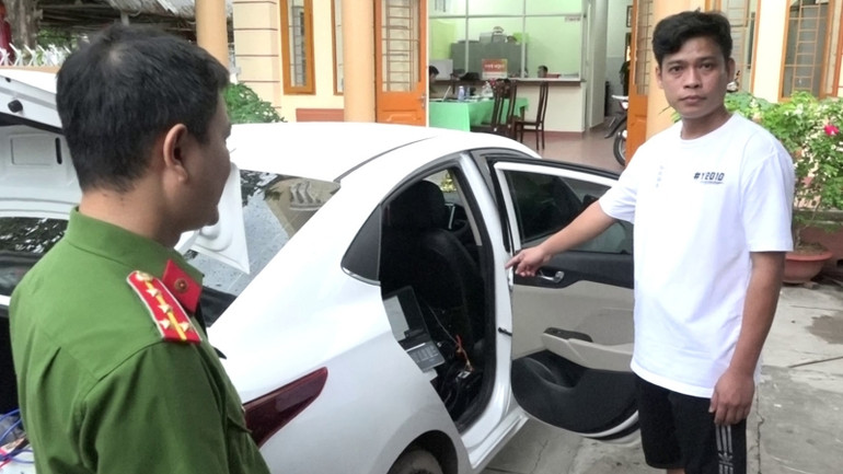 Đối tượng Trí và phương tiện bị bắt giữ.