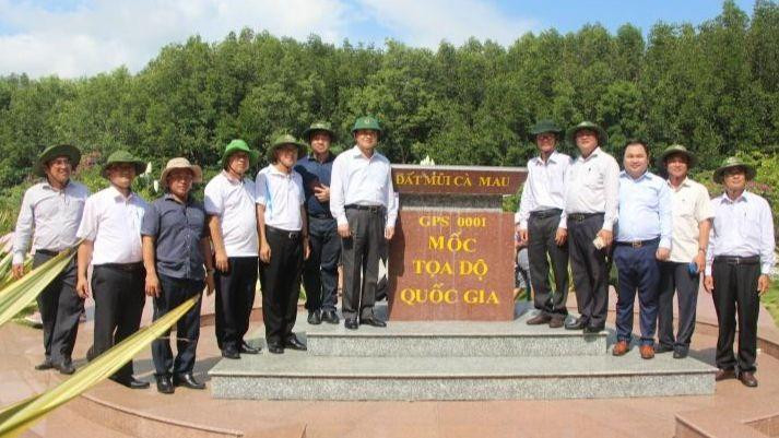 Đoàn công tác tỉnh Bến Tre khảo sát thực tế tại Cà Mau.