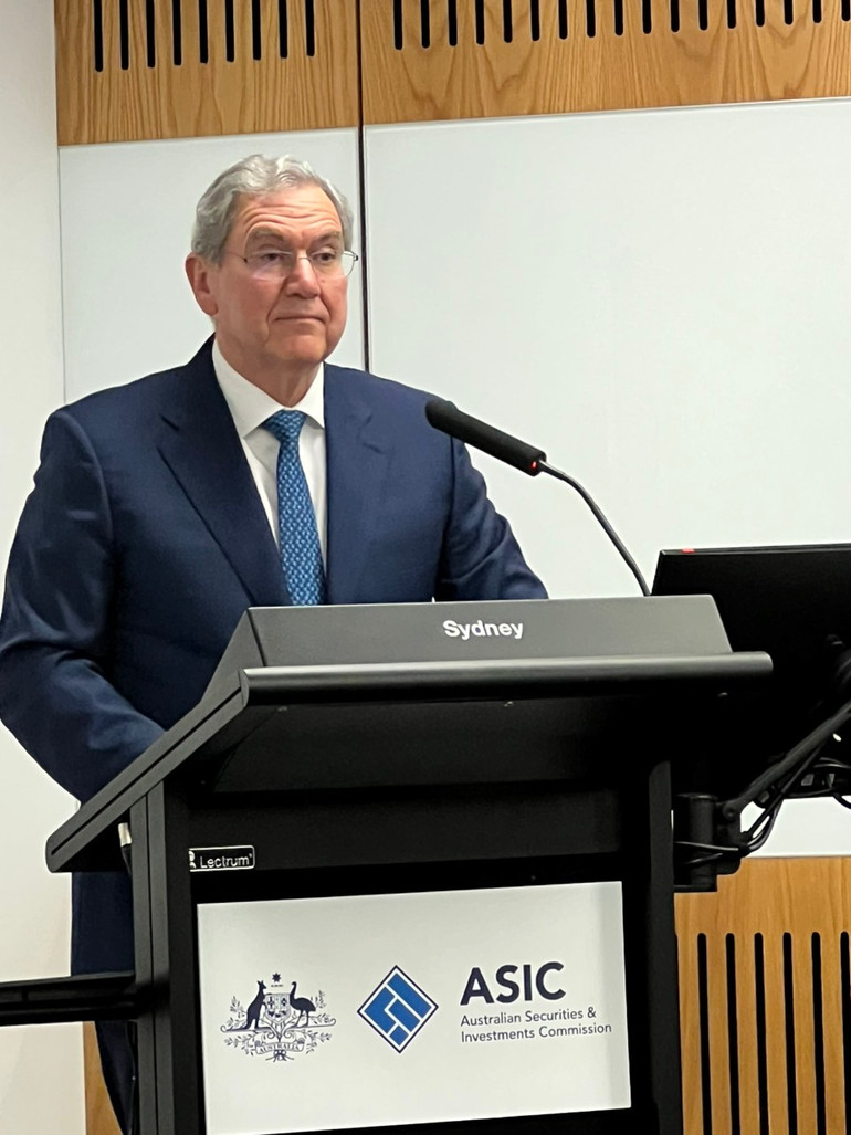 Chủ tịch ASIC Joseph Longo phát biểu tại buổi lễ. Chủ tịch ASIC Joseph Longo phát biểu tại buổi lễ.