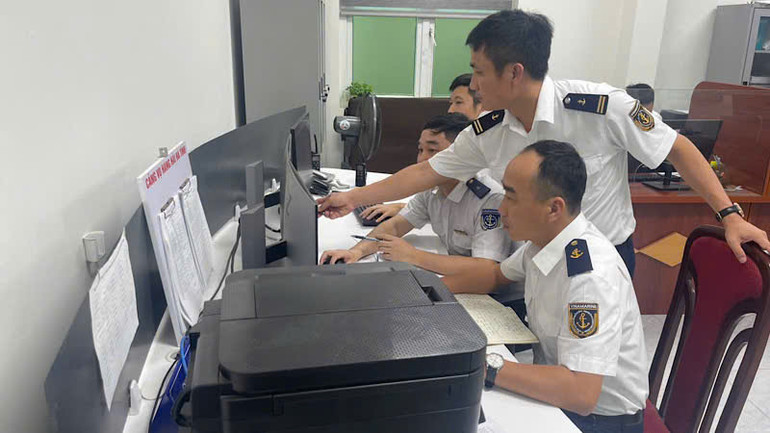 Cảng vụ Hàng hải Hà Tĩnh đang tích cực tìm kiếm các thuyền viên tàu Công Thành 07.