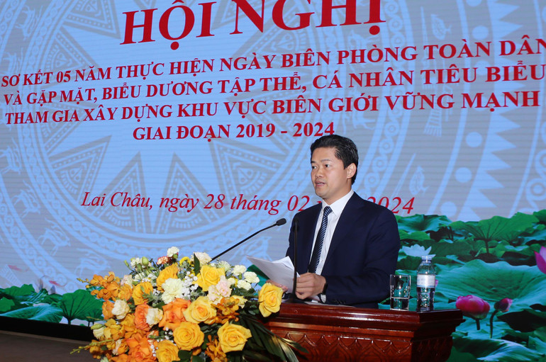 Đồng chí Vũ Mạnh Hà, Phó Bí thư Thường trực Tỉnh ủy Lai Châu phát biểu tại Hội nghị.